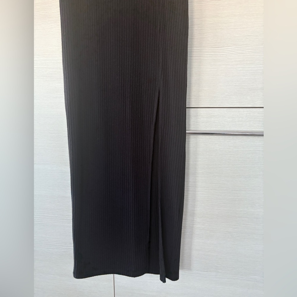 Abercrombie & Fitch Sweater Ribbed MIDI Skirt with Slit - Picture 7 of 8